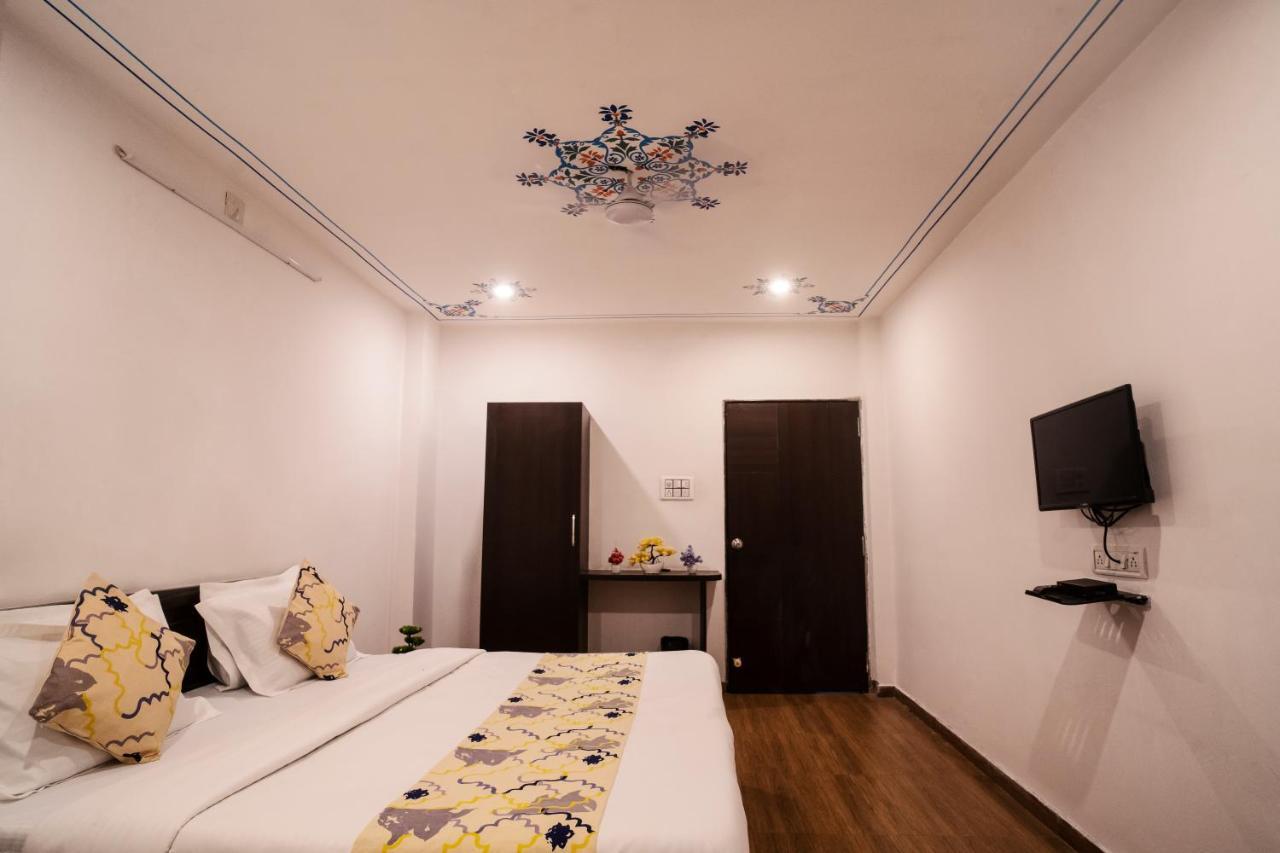 Tripli Hotels Arunoday Palace Udaipur Exterior photo